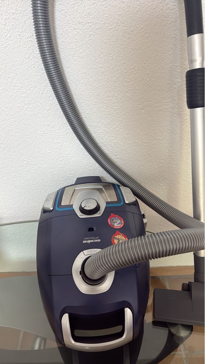 Aspirapolveri & Accessori: Aspirateur Minito  – Usato da Soyhières venduto da Jura22