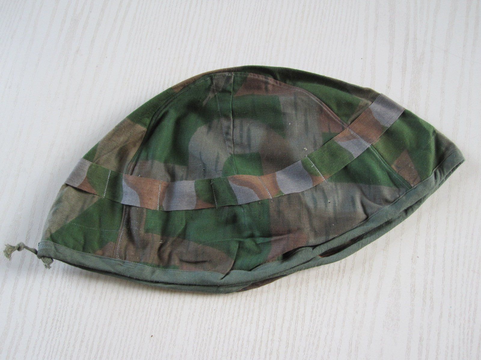 Schweizer Armee Uniformi: Helmüberzug 2. W.K Schweizer Armee – Usato da Worb venduto da Santosdumont