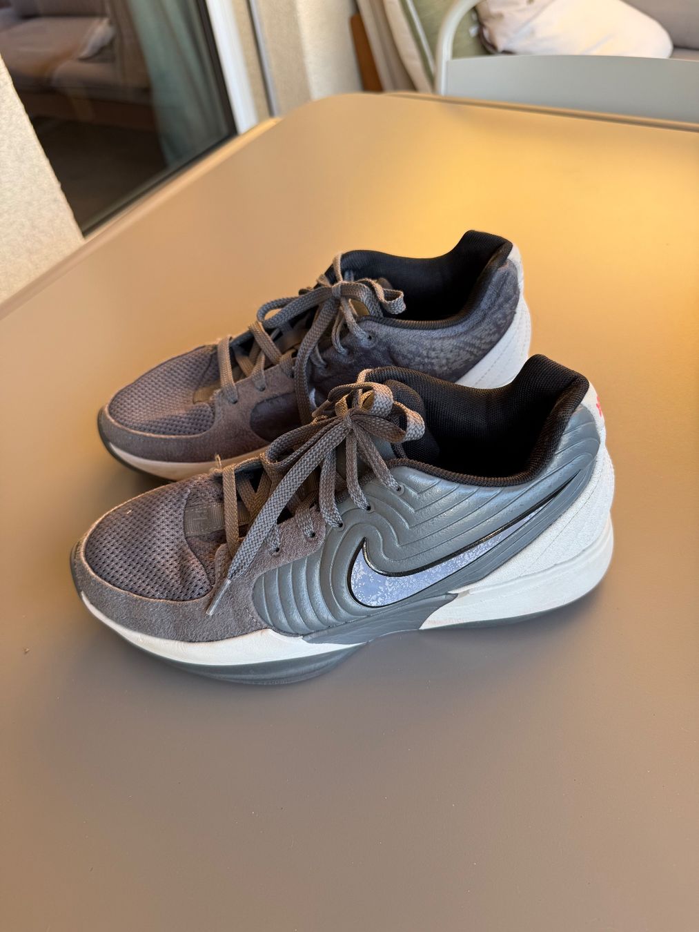 Nike Scarpe da uomo: Nike Basketballschuhe Gr.41 – Usato da Uetikon am See venduto da Eseli4