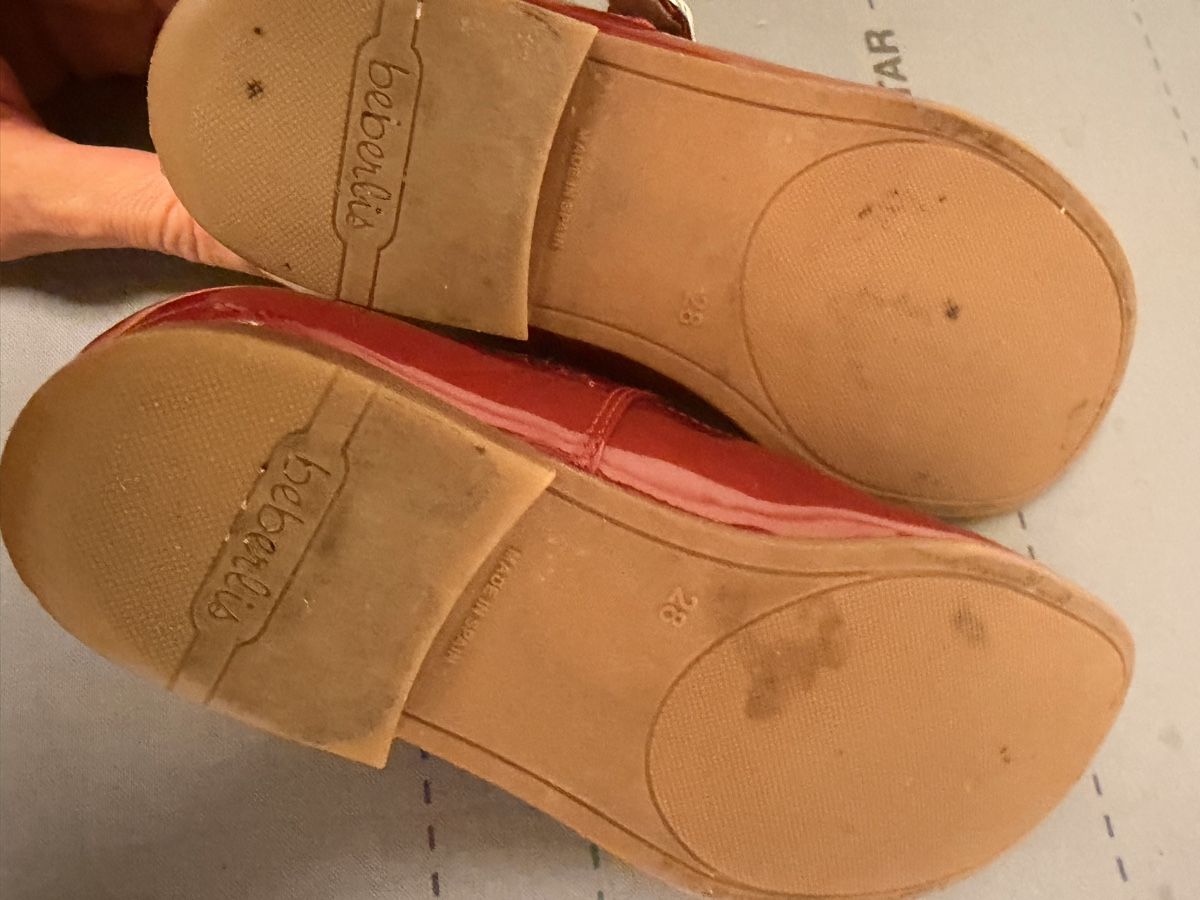 Schuhe für Mädchen: Lackleder Ballerinas 28 – Gebraucht aus Basel von RausindieNatur 1