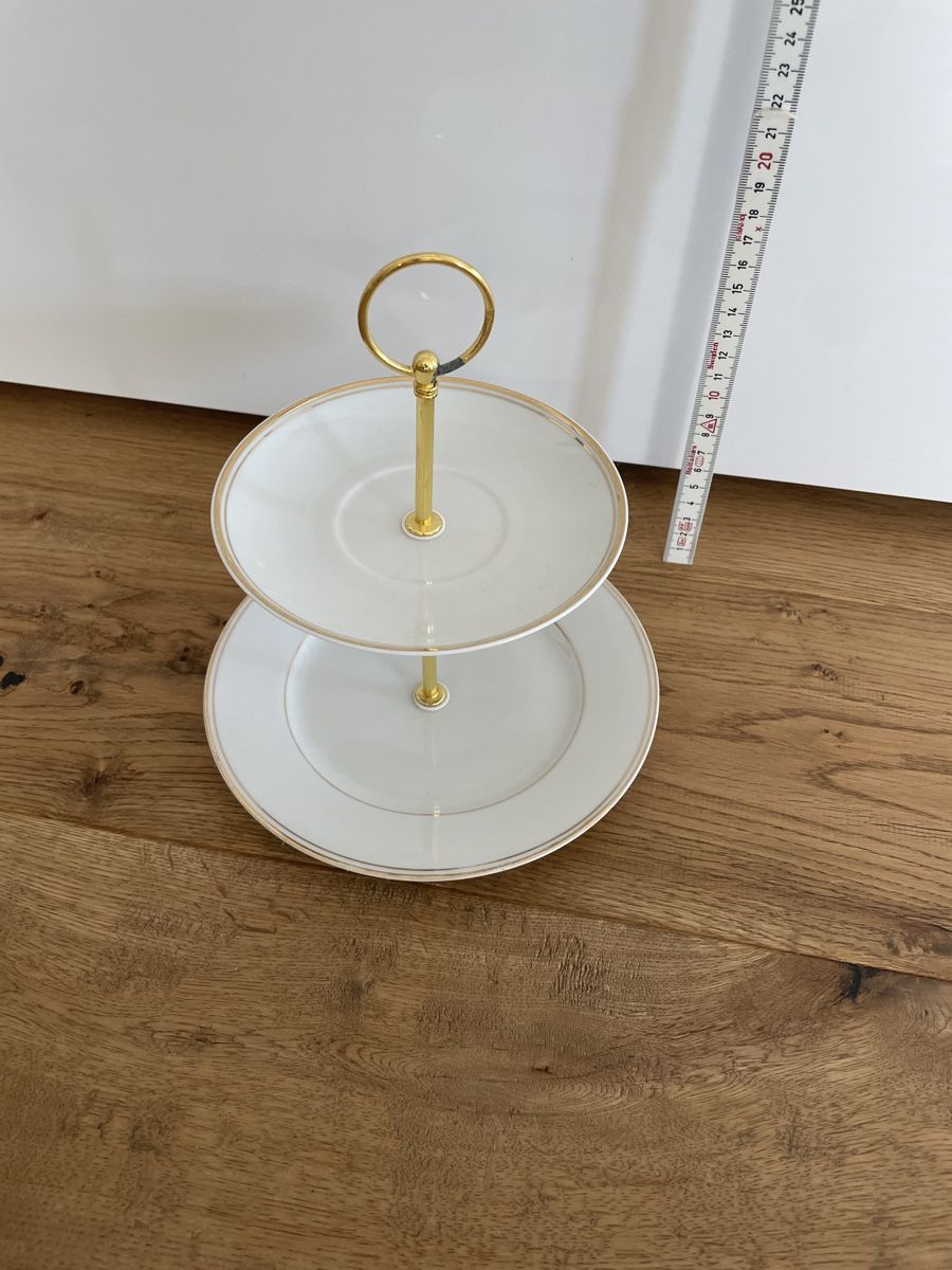 Tutte le decorazioni: Kleine Etagere – Usato da Sissach venduto da Gaemma
