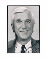 Leslie Nielsen 1926-2010 Autogramm signiert Foto 20x25cm