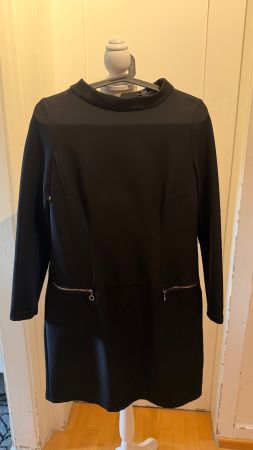 Schönes Businesskleid von comma