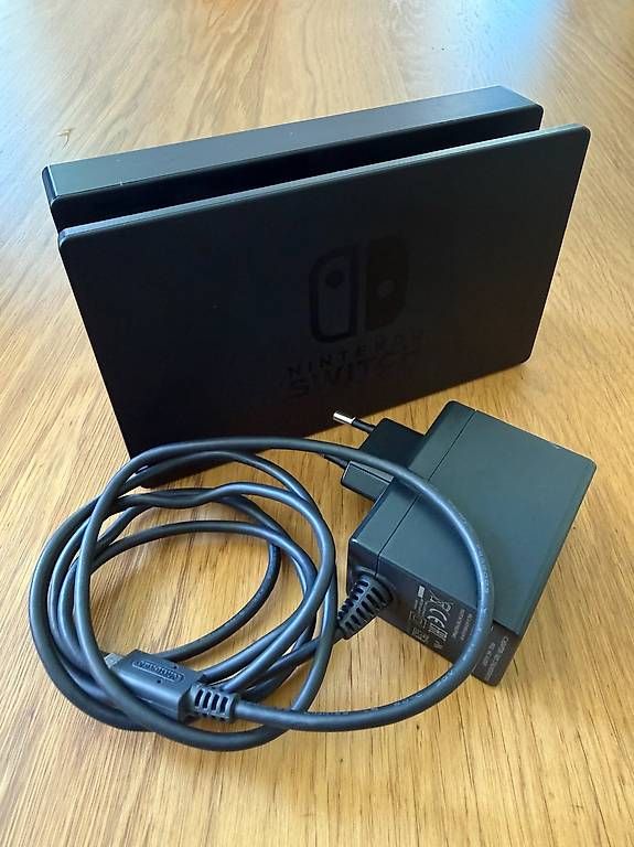 Nintendo Adattatori & Cavi: Station d'accueil Nintendo Switch originale – Usato da Lausanne venduto da nib_tiptop 1