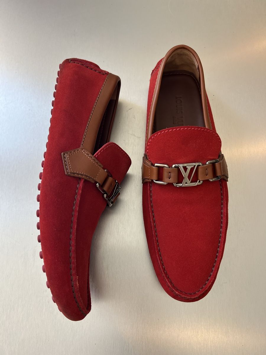 Louis Vuitton Scarpe da uomo: Louis Vuitton Loafers Hockenheim Red suede – Usato da Lausanne venduto da ann_8gv7 1