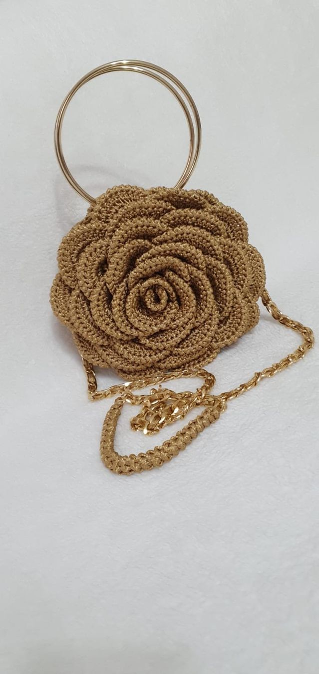 Borse da donna: Handgefertigte Häkeltasche aus Polyester-Makrameegarn – Nuovo (secondo la descrizione) da Kaltbrunn venduto da gurlukhandmade 1