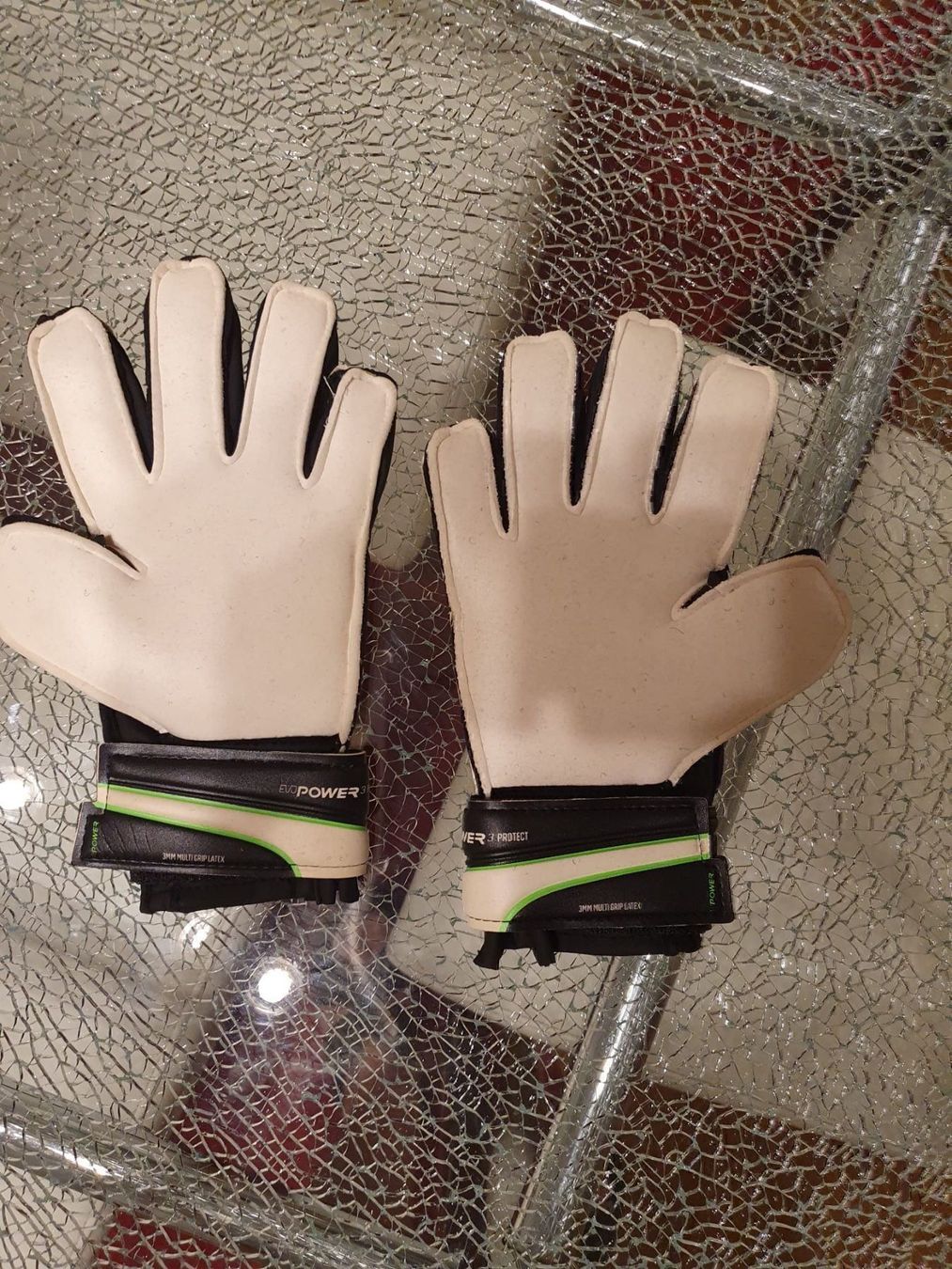 Porte da calcio e da hockey: Puma Fussballhandschuhe – Nuovo e nell'imballaggio originale da Luzern venduto da Reni025 1