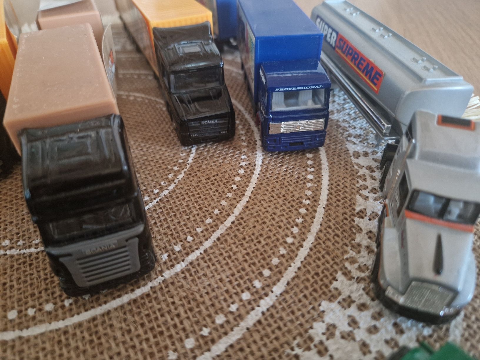 Spielzeuge: Grosse Sammlung von Spielzeug-Lastwagen – Gebraucht aus Meggen von GoncallvesTiago21 9