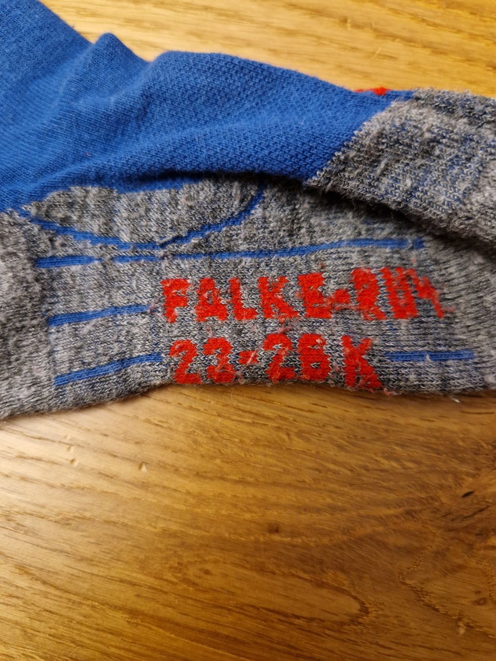 Falke Socken für Kinder: Wandersocken von Falke Gr. 23-26 – Gebraucht aus Davos-Dorf von Bpelikan 1