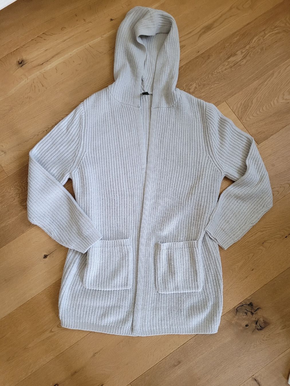 Giacche: Strickjacke Chicorée mit Kapuze, hellgrau, Grösse L – Usato da Büren NW venduto da nie_k6382