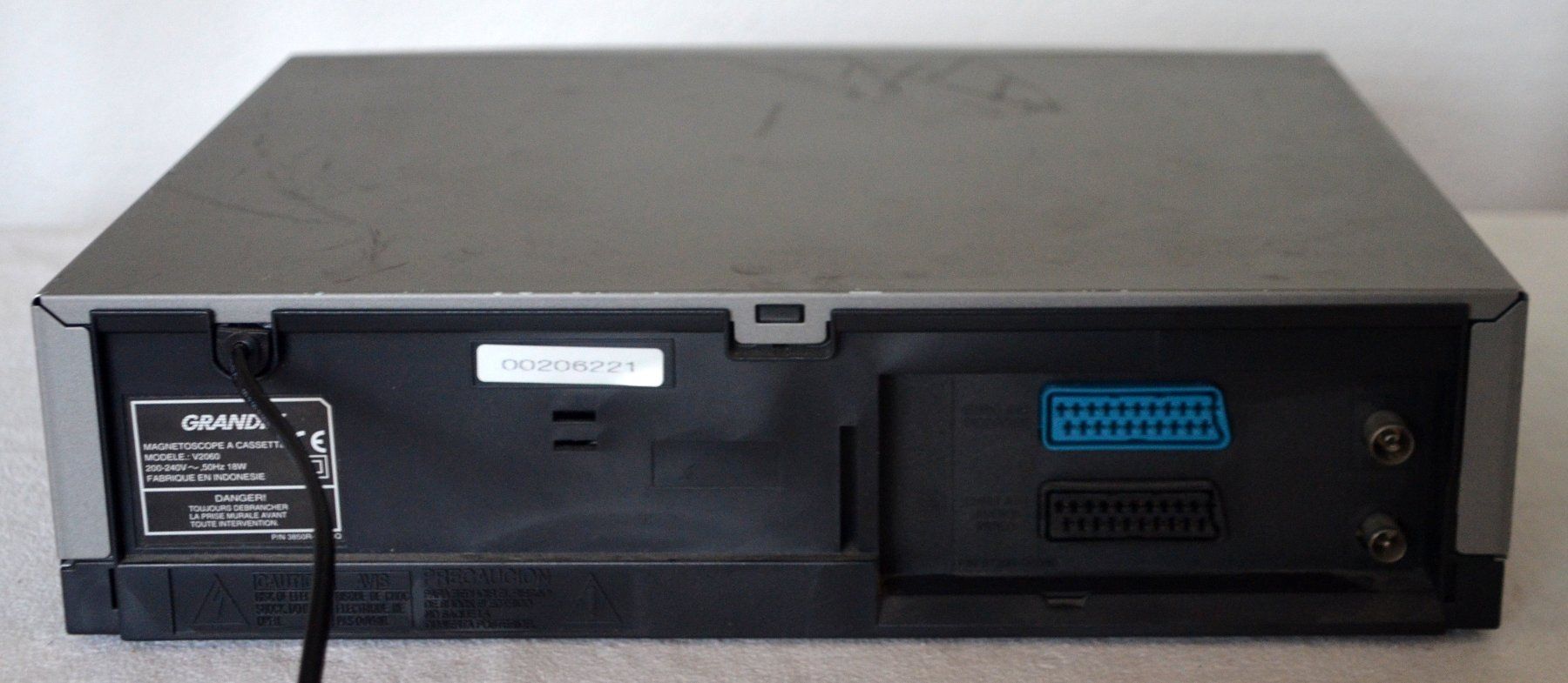 Registratori: Videorecorder / magnétoscope VHS Grandin V2060 – Usato da Collonges venduto da arashee 2