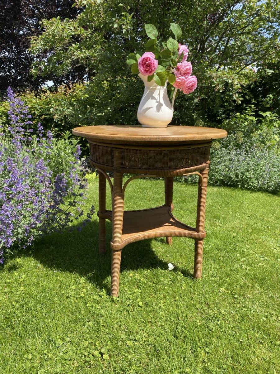 Tische: Vintage Korbtisch – Gebraucht aus Gossau SG von LOLA-59