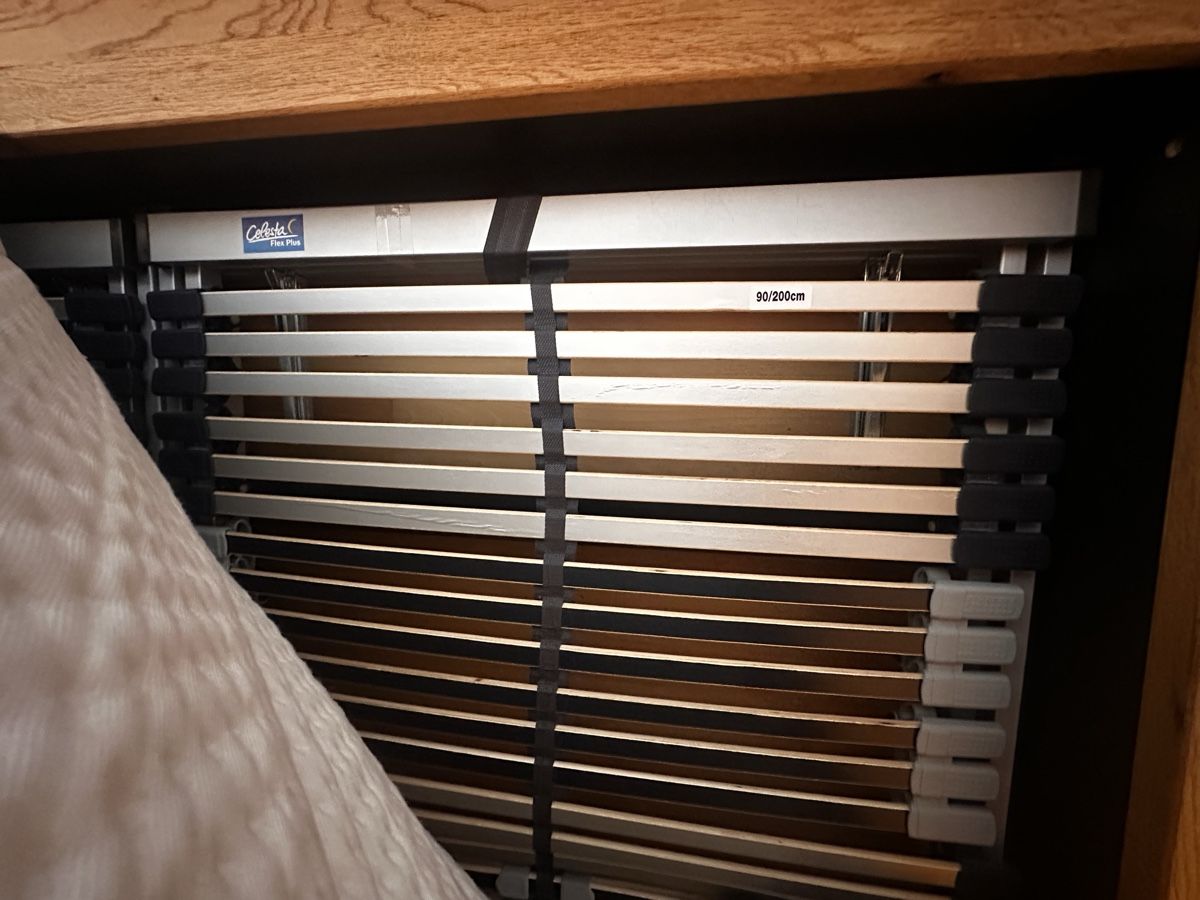 Letti: Holzbett 220x240 – Usato da Frenkendorf venduto da Katrin02 5