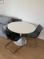 Tisch und 3  Stühle 1 Jahr benutzt.