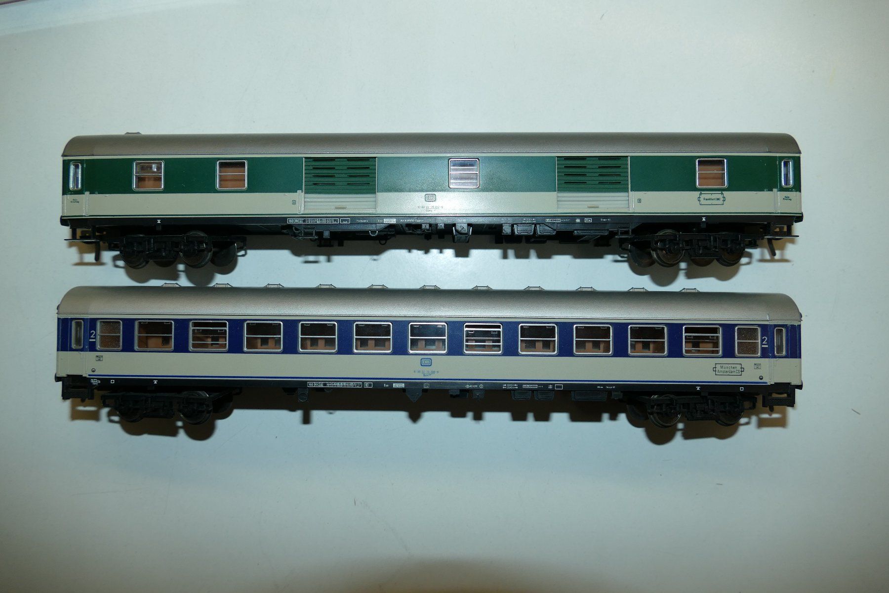 Fleischmann Modelleisenbahnen: Fleischmann H0: 2xDB Schnellzug Wagen – Gebraucht aus Niederhasli von rail-duerst 1