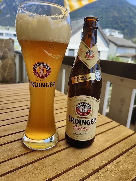 Gläser: Erdiner Glas mit 1 Flasche Erdinger – Gebraucht aus chur von Hmars