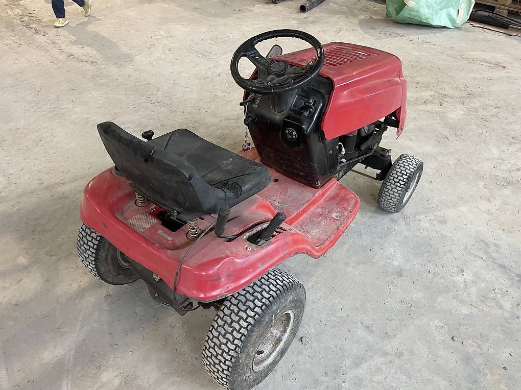 Mtd Tagliaerba: MTD Rasenmäher Traktor 12,5 PS mit Anhänger – Usato da Maur venduto da mar_9pbh 3