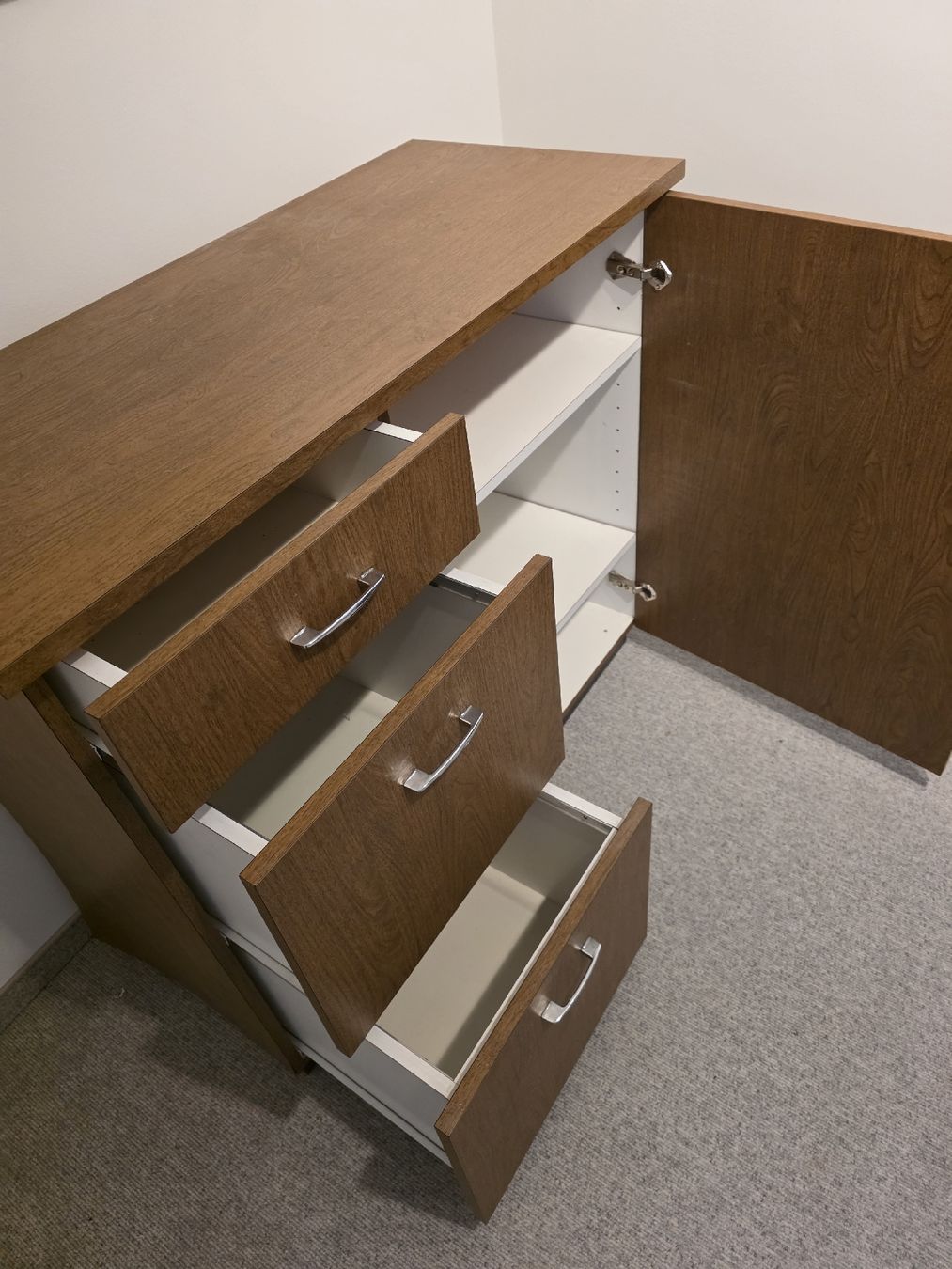 Scrivanie: Office furniture – Usato da Hinwil venduto da Ehretstock8 1
