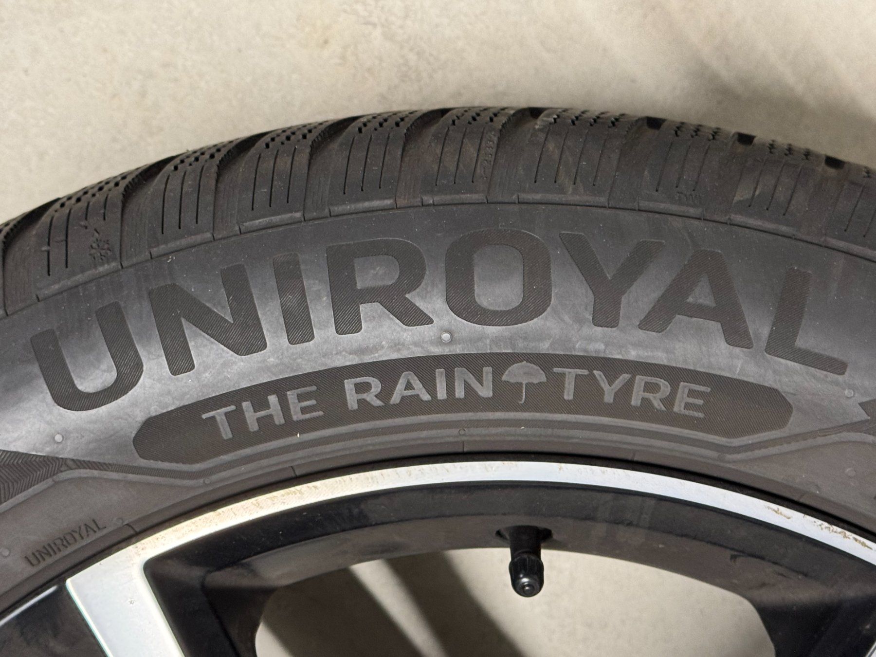 Volvo Pneus & Roues: Volvo original Winterräder 19" – D'occasion à Amsoldingen par 242GT 7