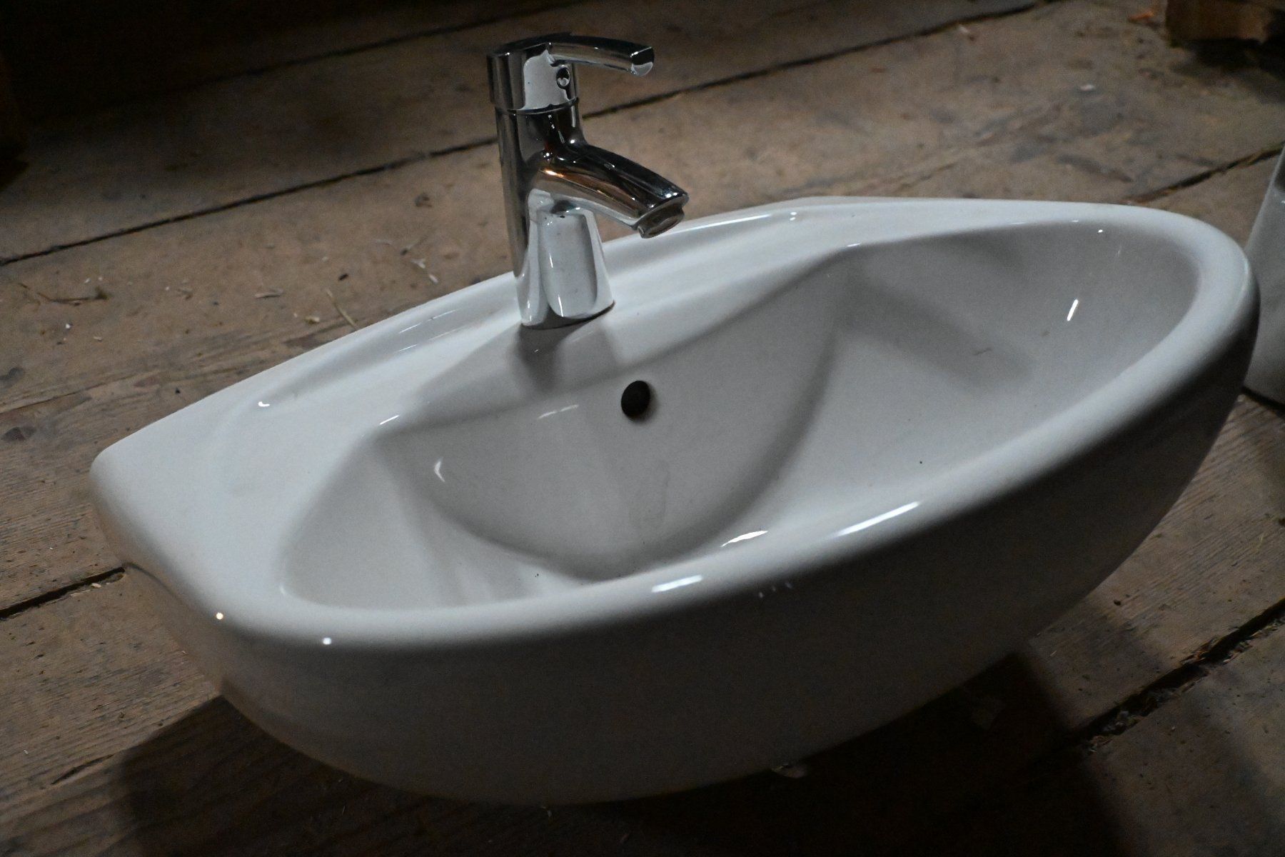 Spülbecken & Waschbecken: Lavabo avec robinet – Gebraucht aus Courtelary von czill 3