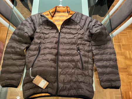 ON Switch Jacke Größe: L  NEW (NP: 348Fr.)
