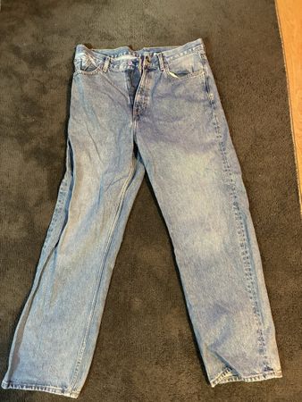 Jeans Weekday Galaxy Grösse 31/32 hellblau gut erhalten