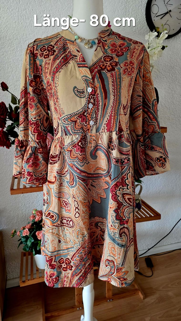 Robes: Dress patterned size L 80cm length new – Neuf (Voir description) à Klingnau par fairy.princess 5