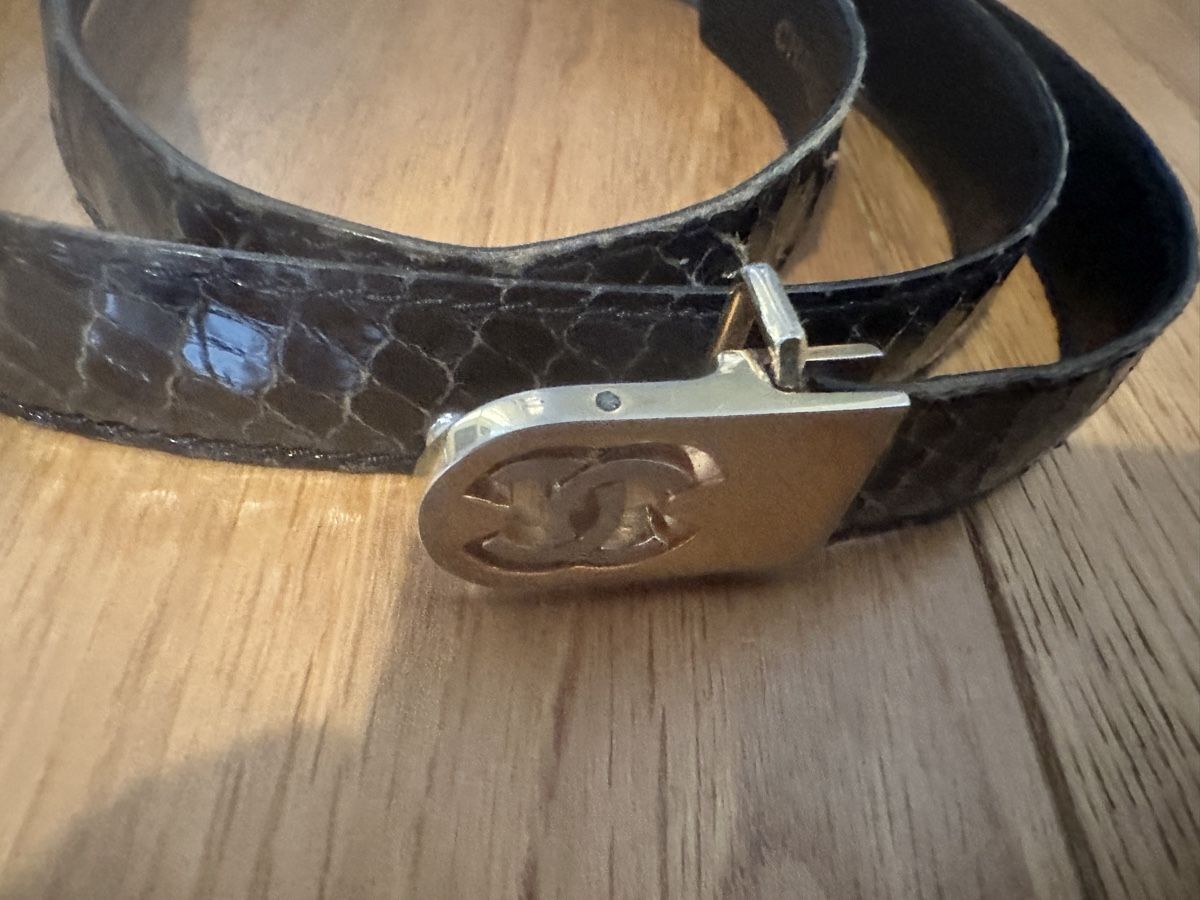 Chanel Cinture: Chanel Crocodil Gürtel 85 cm – Usato da Basel venduto da boo_dc8c 1