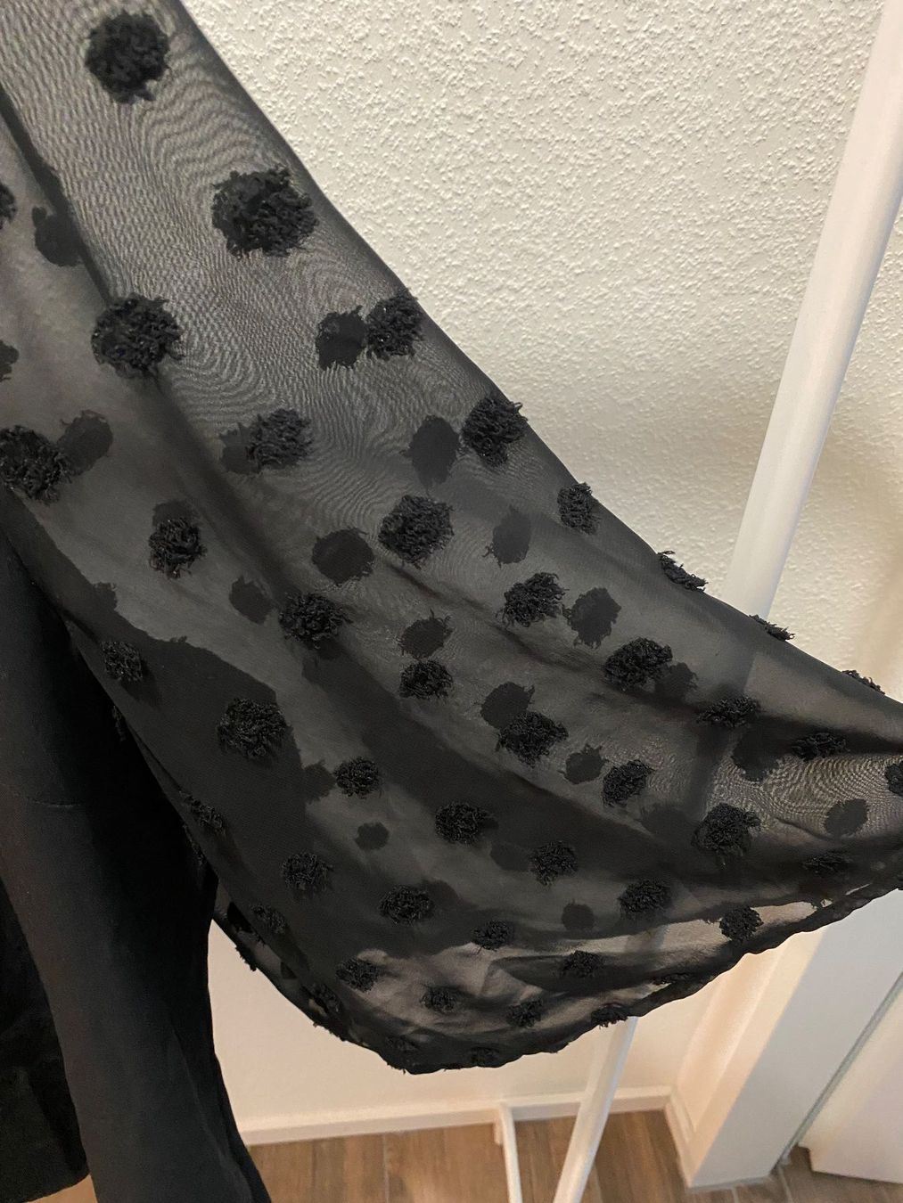 Shein Blusen: Bluse mit Trompetenärmel schwarz Gr. 56 / 58 / 60 – Gebraucht aus Pratteln von a23_j2gs 8