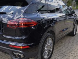 PORSCHE Cayenne S SUV Schwarz 420PS 2016 Jahrgang