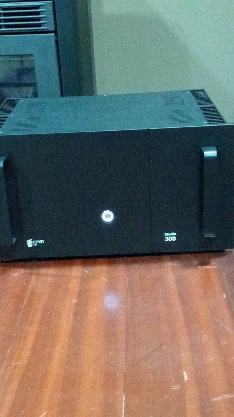 Amplificateurs: Ex Demo EamLab Studio 300 power amplifier - Classes A - AB – Neuf avec emballage d'origine à St-Cergue par per_6cx5 7