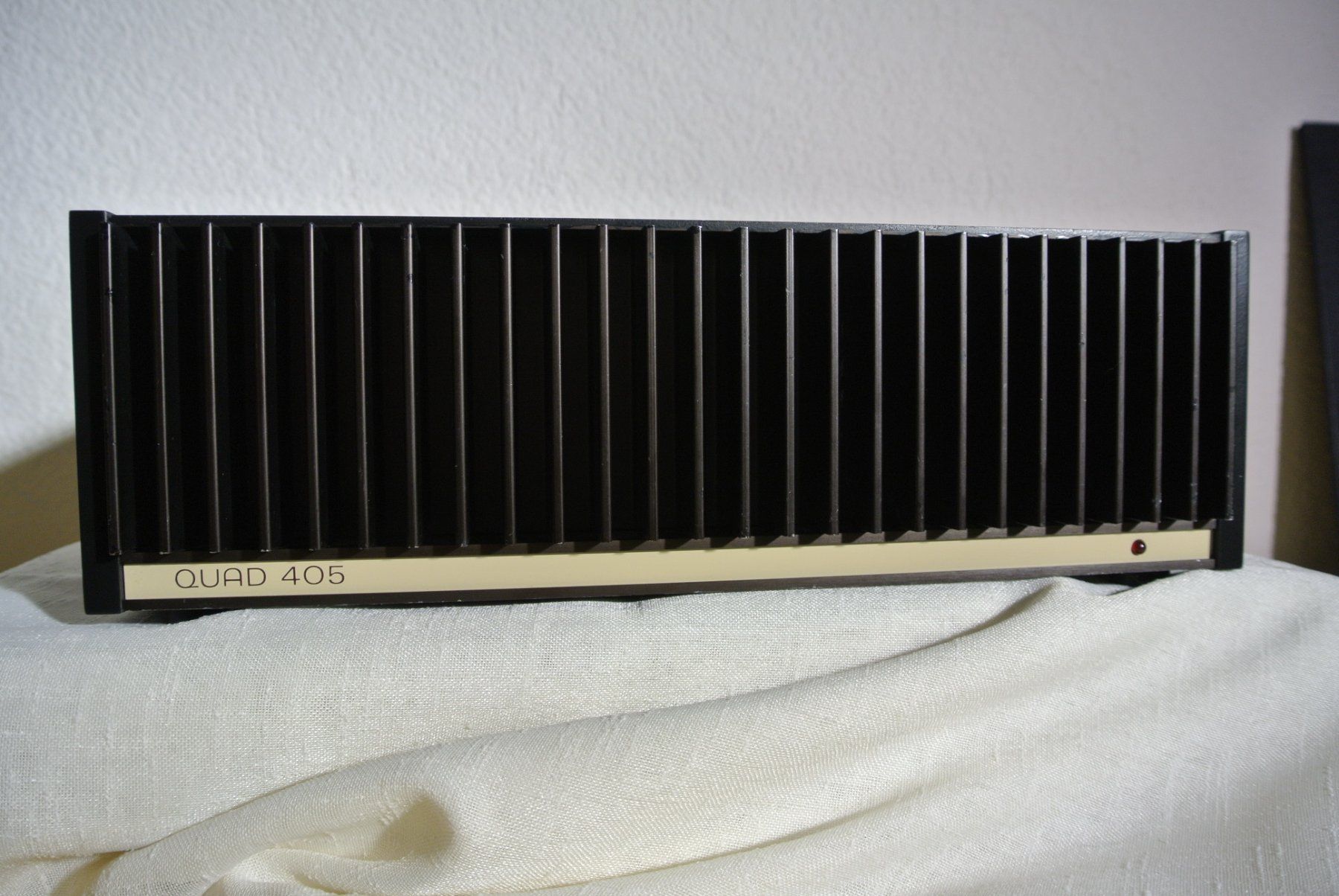 Quad Amplificatori: QUAD 504 Legendäre Endstufe – Usato da Unterkulm venduto da Bmaori 4