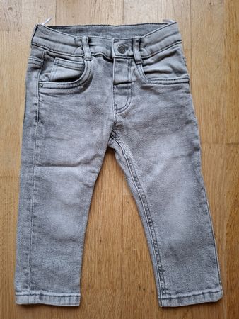 Graue Kinder Jeans Grösse 86,