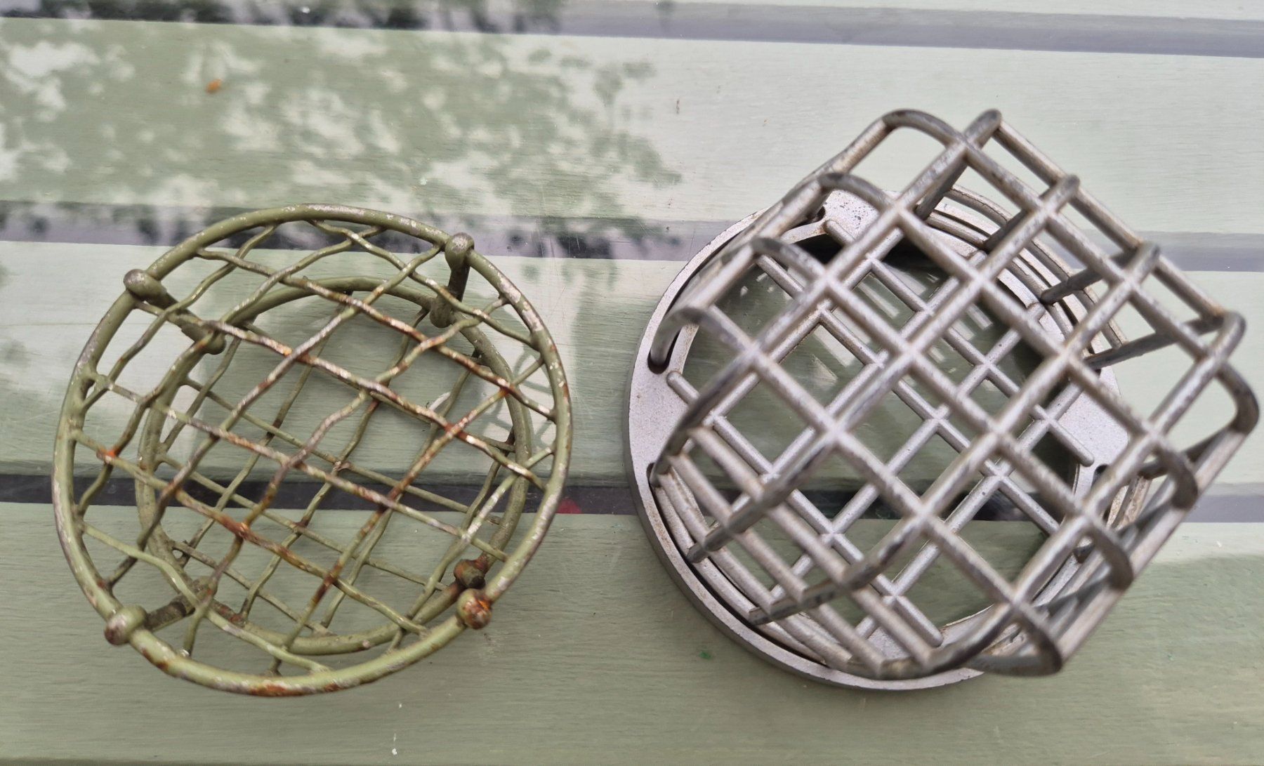 Tutte le decorazioni: Vintage Blumengitter/Blumenigel, 2 Stück – Usato da Bern venduto da aronari 1