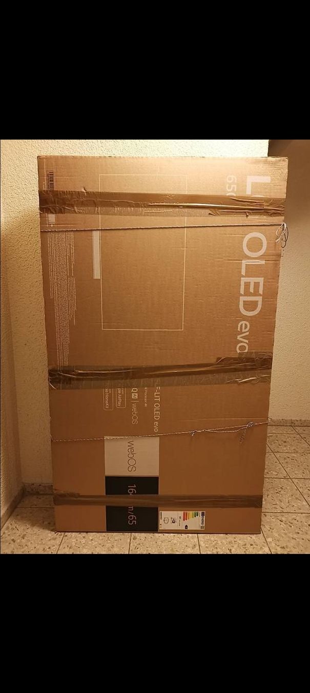 LG Televisori: LG OLED65C2LA  65" OLED evo Premium TV  – Usato da Eschenz venduto da byron_bay 4