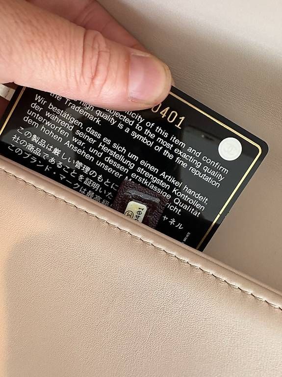 Taschen für Damen: Chanel Boy Medium Cevron Steppung – Gebraucht aus Unterägeri von mar_96hk 3