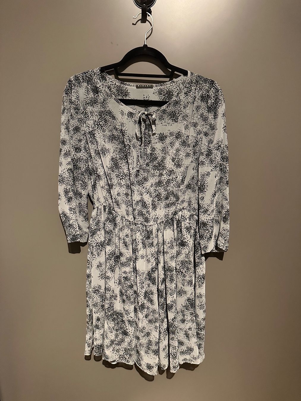 Sisley Vestiti: Sisley Kleid gr.38 – Nuovo (secondo la descrizione) da Winterthur venduto da LeLe0606