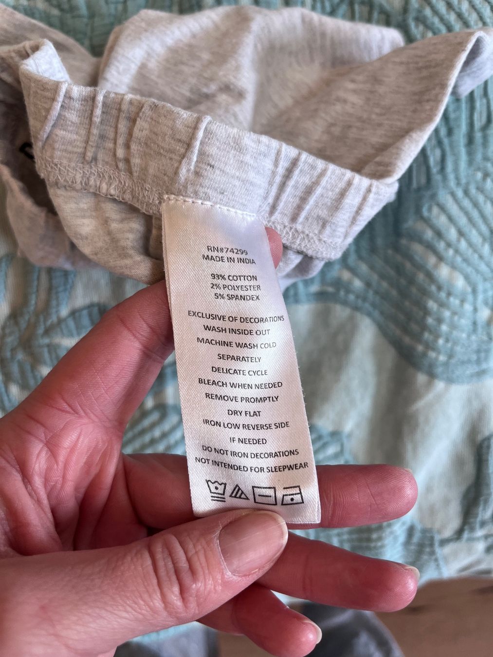 DKNY Pantaloni: DKNY Shorts, Größe 104 – Usato da Umiken venduto da deb_57xk 2