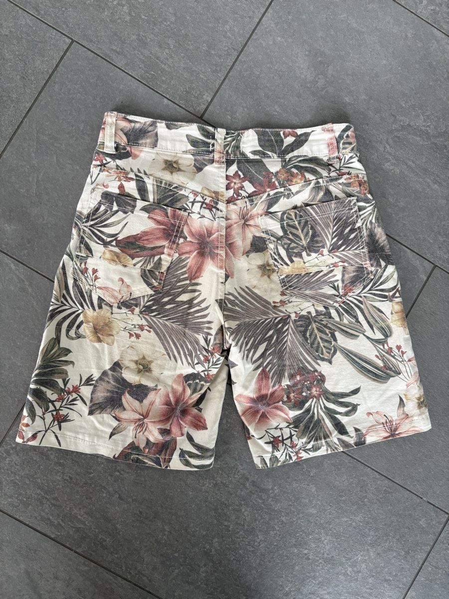 Pantaloni: Floral shorts – Usato da Oberdorf SO venduto da retowolf 1