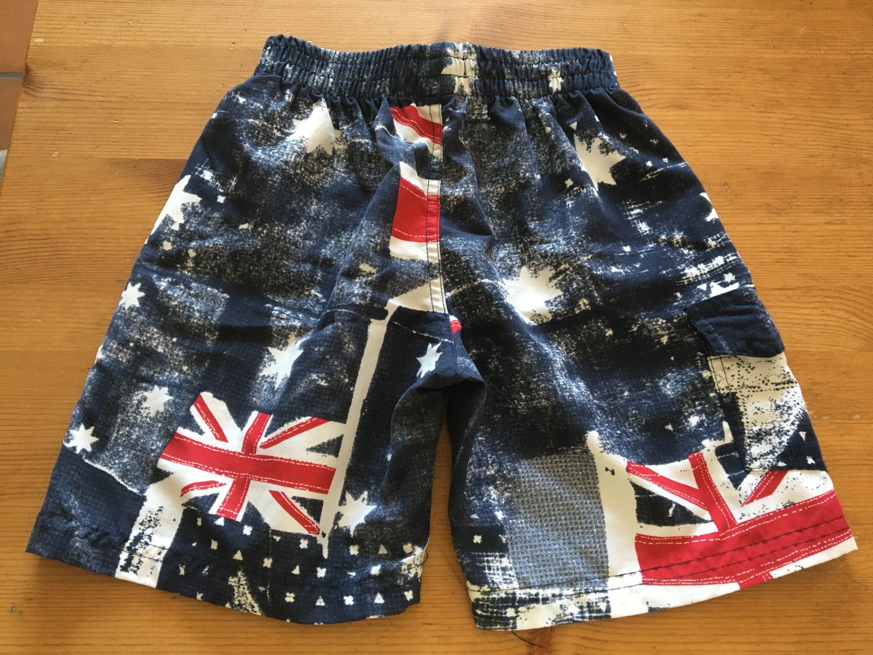 Pantaloni: Badeshorts EBound Grösse 128 – Usato da Rechthalten venduto da Cheech2 1