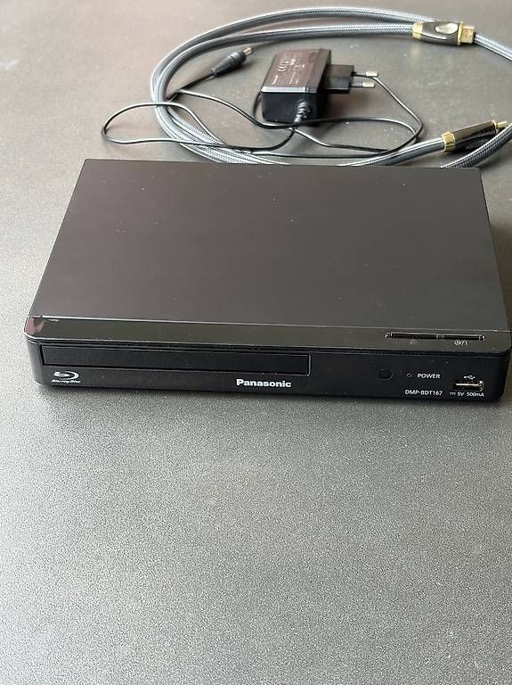 Systèmes audio & multimédias: Panasonic, Blueray-Player und HDMI-Kabel – D'occasion à Schwanden GL par Sedona-3