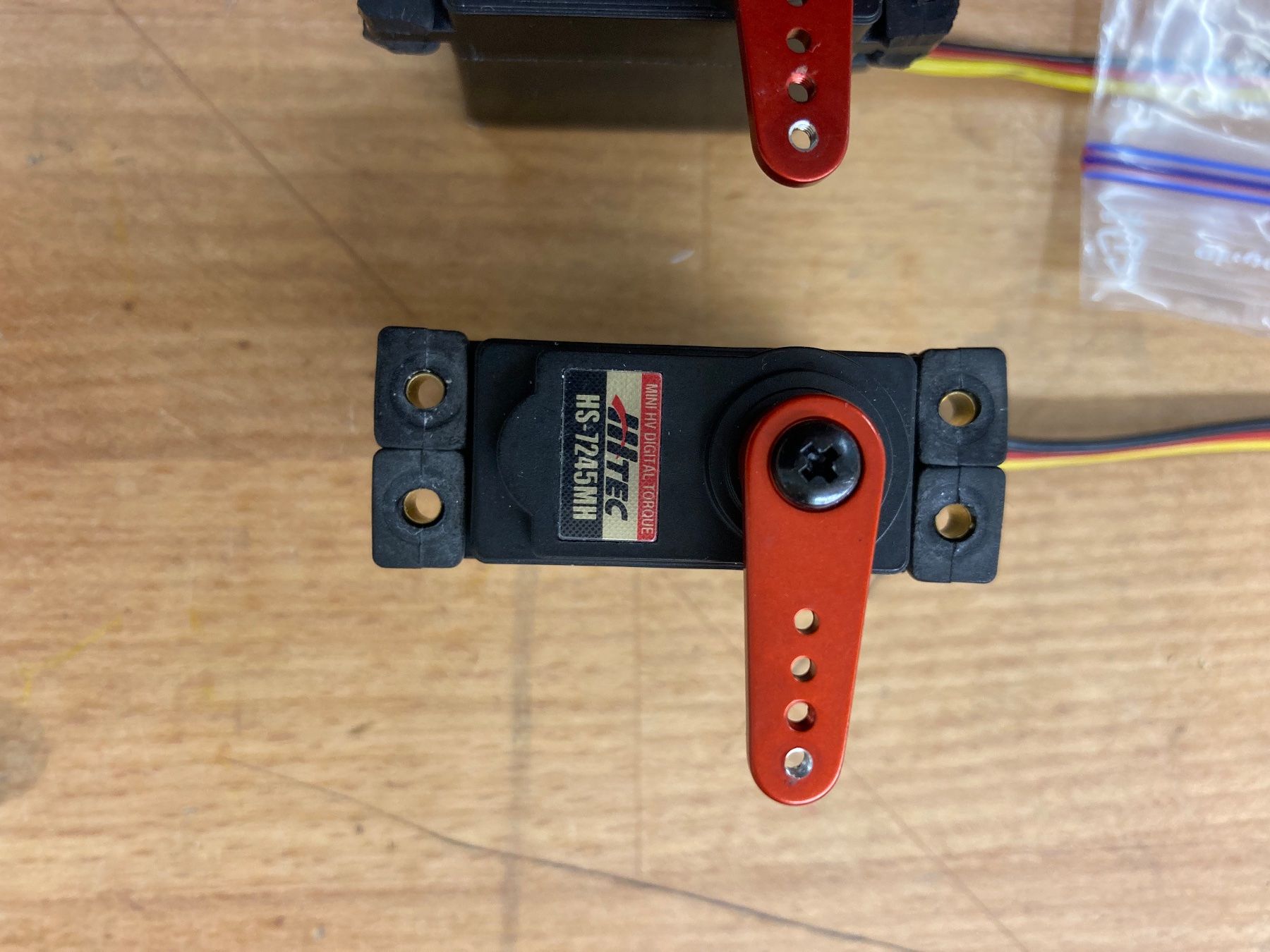 Graupner Modellismo RC: Servos Hitec HS-7245 MH – Usato da Flawil venduto da Wingman.17 1