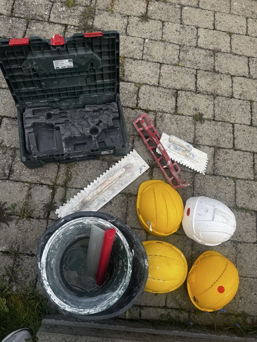 Baukästen: Construction Tools: Helmets, Buckets, Trowels & More! (Used) – Gebraucht aus Seuzach von Wolf936 1