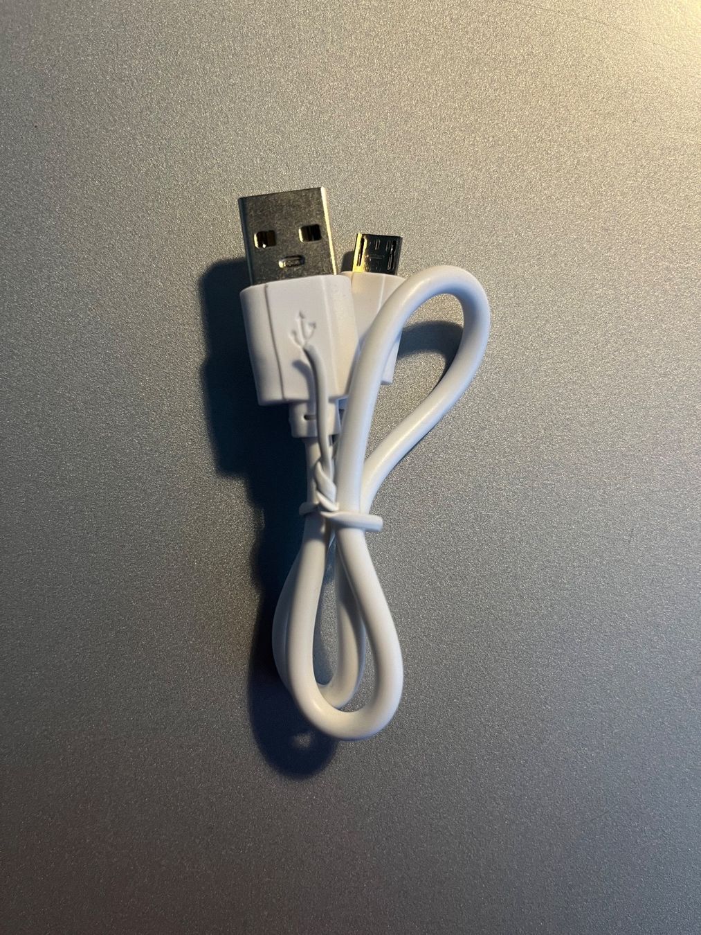 Câbles: Ladekabel USB/USB-Micro neu – Neuf (Voir description) à Unterägeri par flu_zp5d