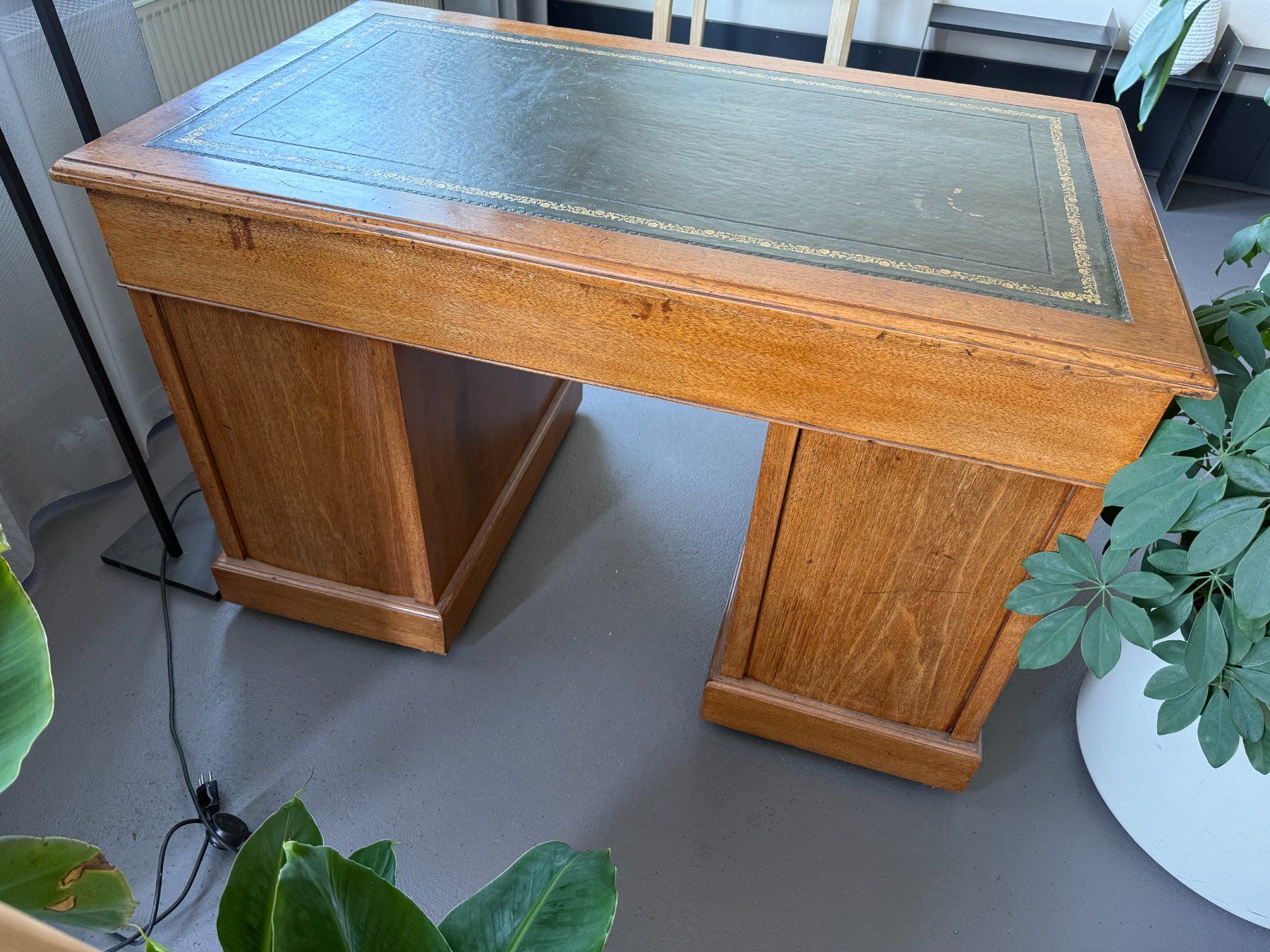 Tables: klassischer englischer Schreibtisch – D'occasion à Luzern par kle_c7zx 1