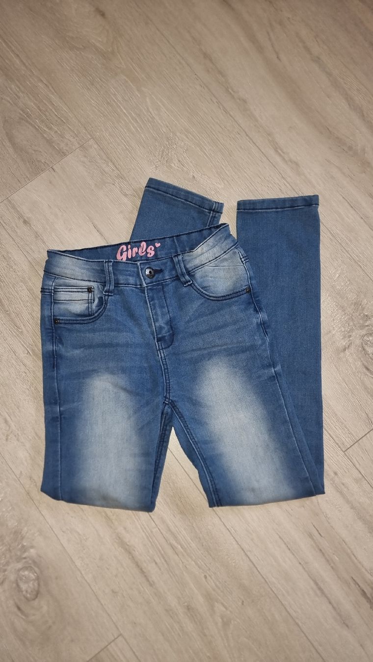 Pantaloni: moderne Mädchen Jeans gr.134 – Usato da Wigoltingen venduto da Zuckerfee84 1