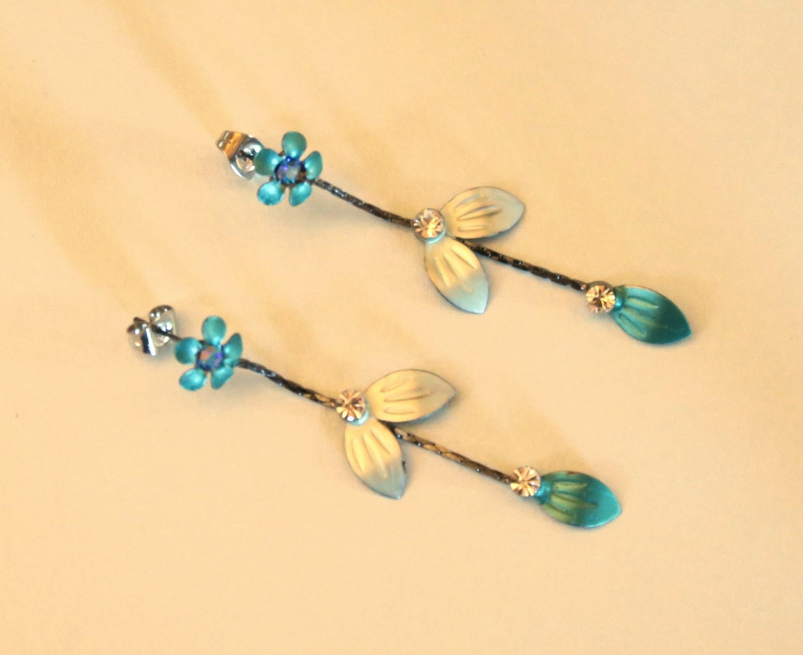 Orecchini pendenti & Orecchini a lobo: Ohrstecker "Blume" – Usato da Brittnau venduto da marlenestone