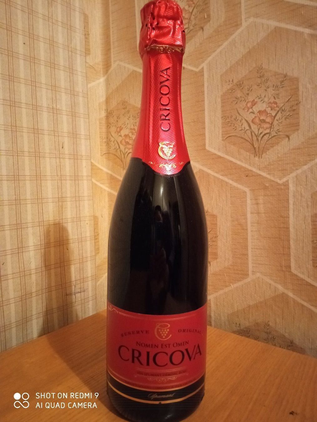 Wein: CRICOVA Sparkling Wein, halbtrocken, rot – Neu und originalverpackt aus Wald ZH von mlnt 1