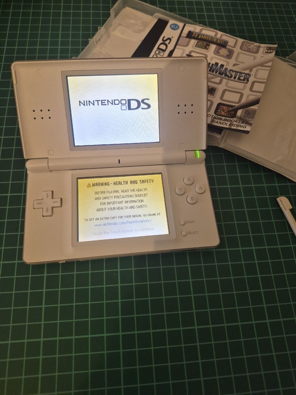 Nintendo Console: Nintendo DS lite +  Touchmaster! [Special edition] Rare – Usato da Meyrin venduto da Retro-GZ 1
