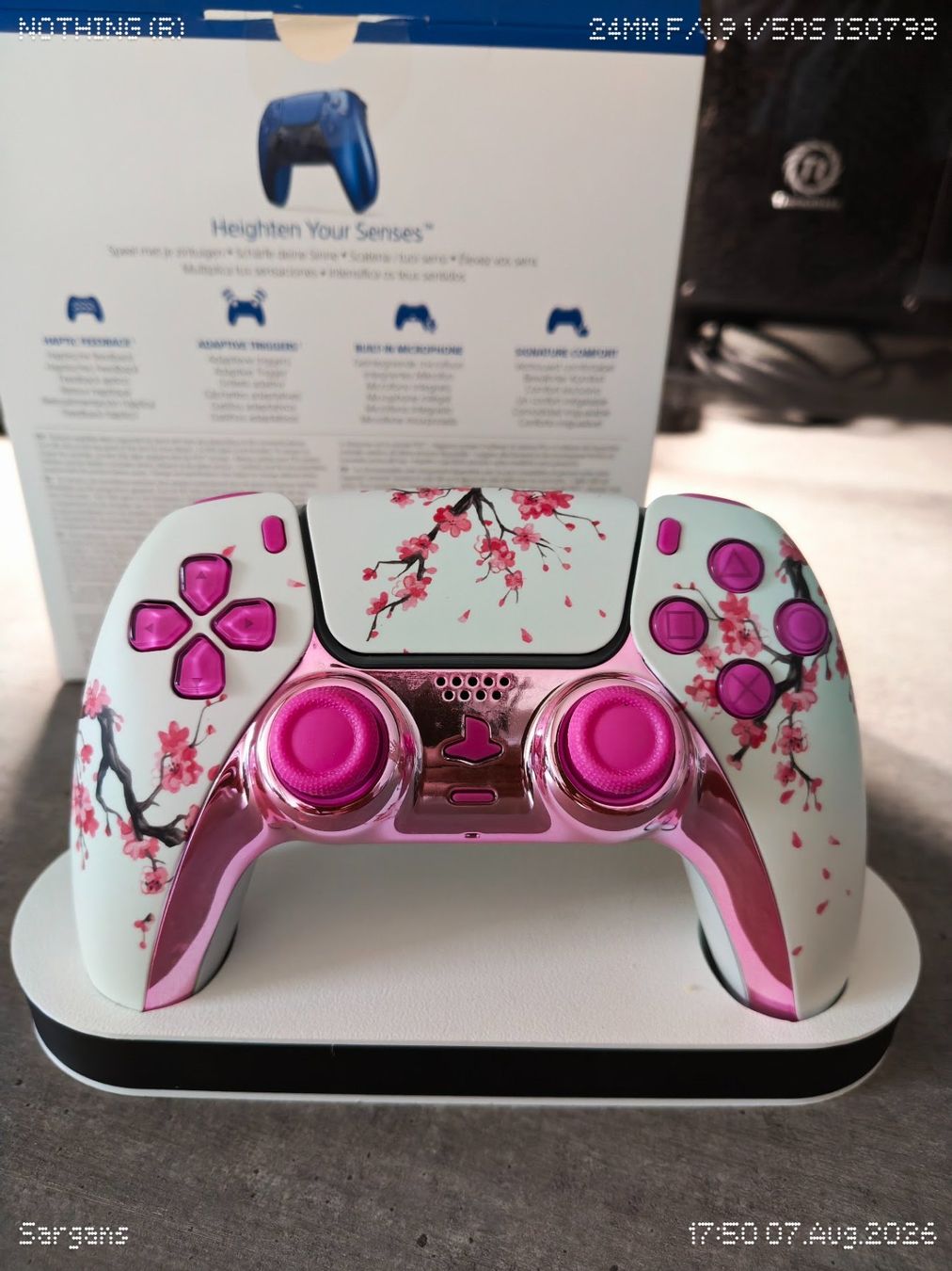 Sony Controller: PS5 DualSense Controller Sakura Design – Nuovo e nell'imballaggio originale da Sargans venduto da ver_ncy5